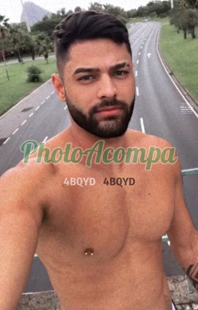 Ravi, homem que faz massagens eróticas em Copacabana (RJ)