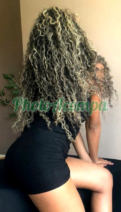 Felícia, massagista no Recreio dos Bandeirantes (RJ)