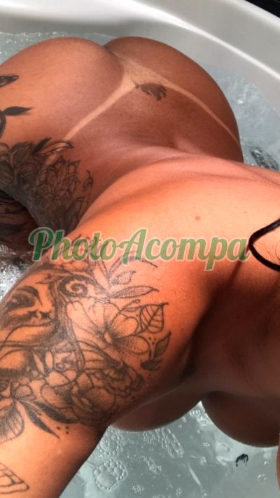 Lívia (81) 99670-4980, travesti em Recife