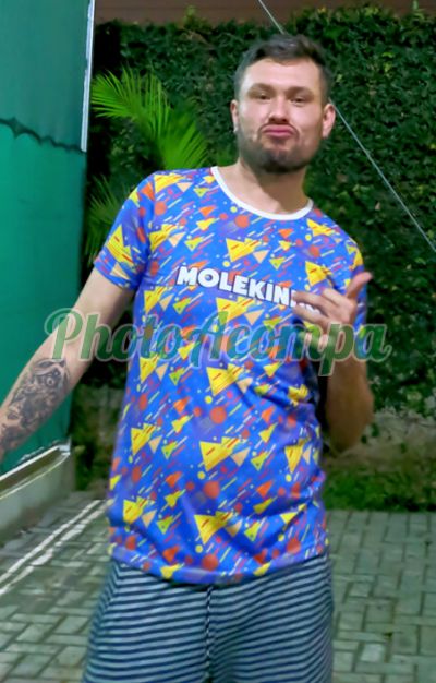 Thi Gomes, Garoto de programa em Curitiba