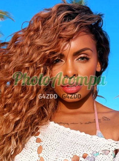 Sara, mulher que faz massagens eróticas em Copacabana (RJ)