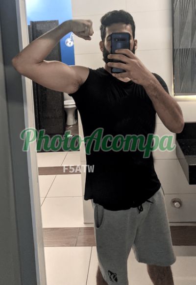 Alex, garoto de programa em Curitiba
