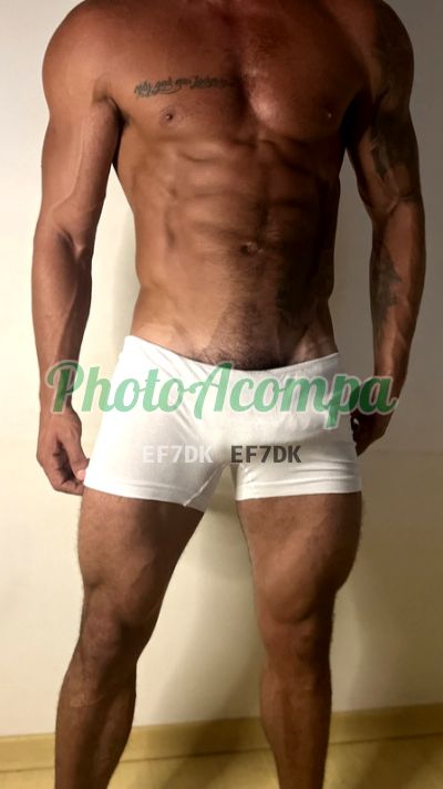 Gabriel, garoto de programa em Copacabana (RJ)