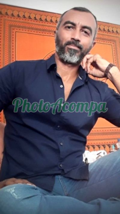 Nokham, homem que faz massagens eróticas em Curitiba
