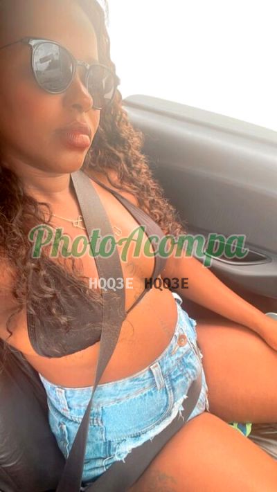 Carla, mulher que faz videochamadas e sexting