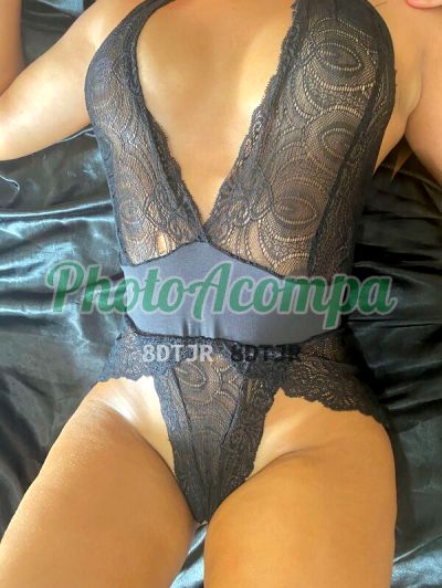 Novinha chamada de video, mulher que faz videochamadas e sexting