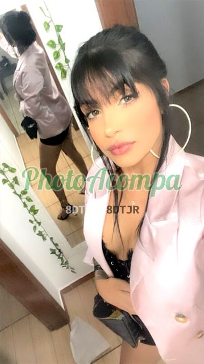 Novinha chamada de video, mulher que faz videochamadas e sexting