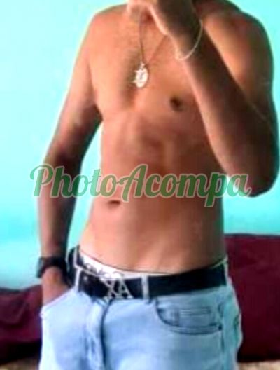Jonas, homem que faz massagens eróticas em Niterói