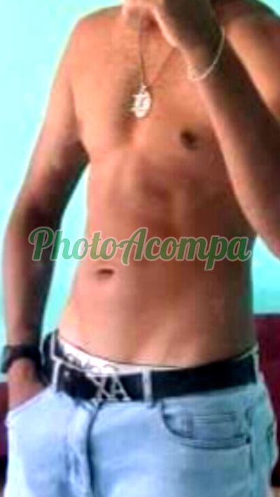 Jonas, homem que faz massagens eróticas em Niterói