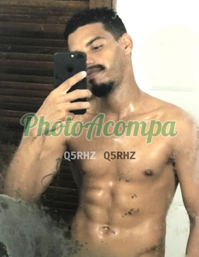 Akin, garoto de programa no Recreio dos Bandeirantes (RJ)