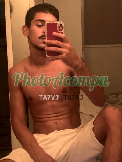 Pedro, homem que faz massagens eróticas em João Pessoa