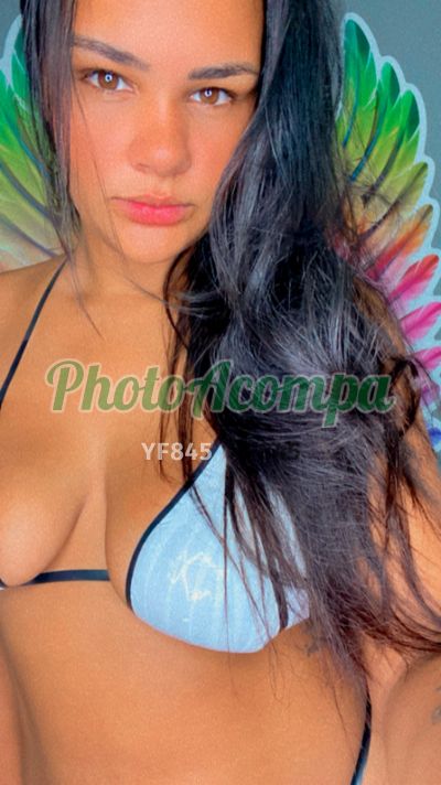 Isabela Andrade, mulher que faz videochamadas e sexting