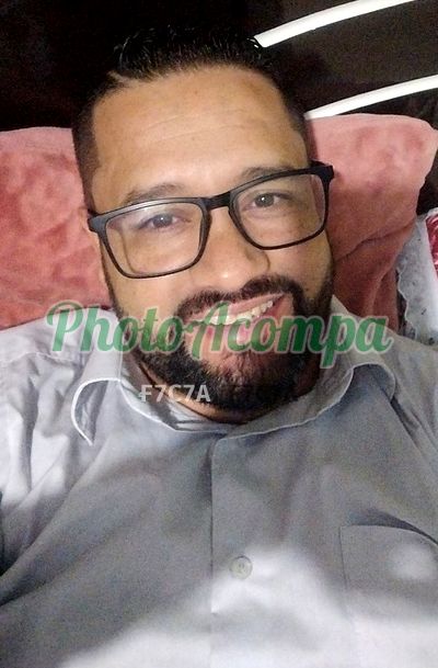 Anderson, homem que faz massagens eróticas em Canoas