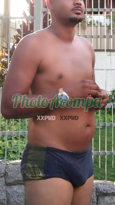 Preto quente, garoto de programa em Niterói