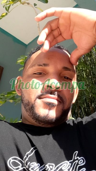 Felipe Alves, garoto de programa em Búzios