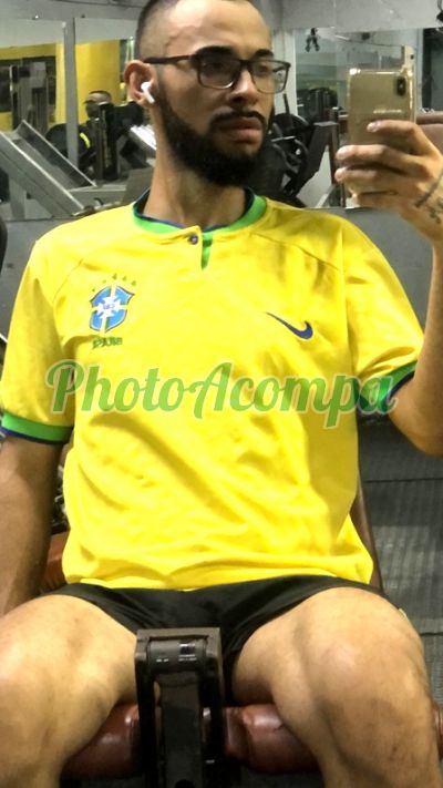 BARBUDO HET COM LOCAL, garoto de programa em São Paulo