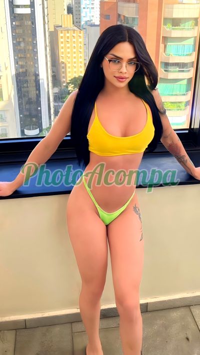 Mirella Doll, transex no Asa Norte (Brasília / DF)