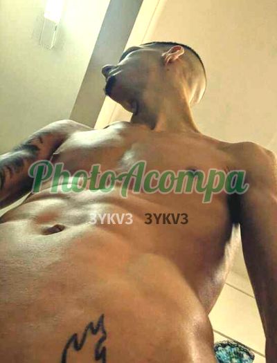 Kaique, garoto de programa no Centro (RJ)