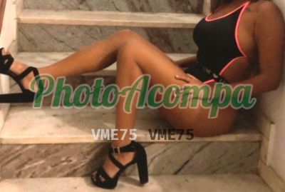 Rebecca, Acompanhante em Resende