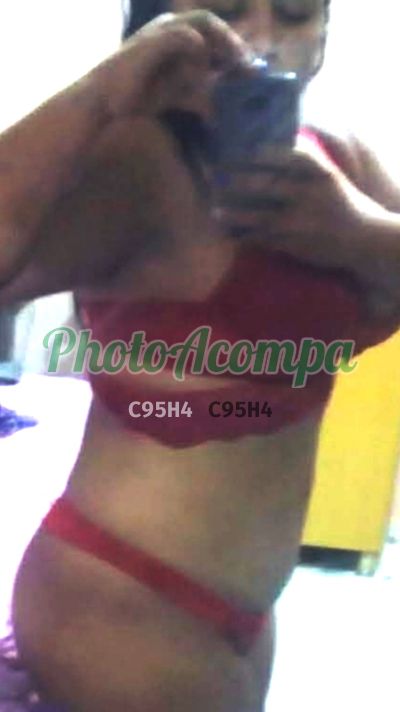 Hay, acompanhante em Jaciara