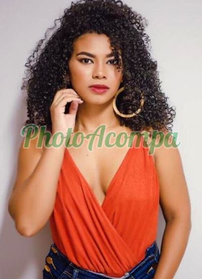 Kelly, mulher que faz massagens eróticas no Centro (RJ)