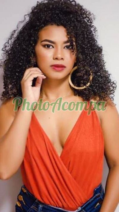 Kelly, mulher que faz massagens eróticas no Centro (RJ)