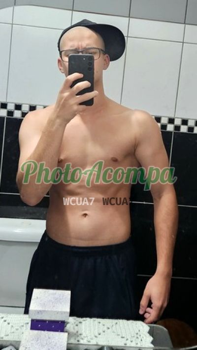 Lucas Silveira, garoto de programa em Seropédica