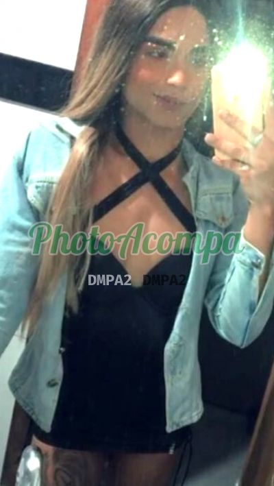 Pamella, transex em São Conrado (RJ)