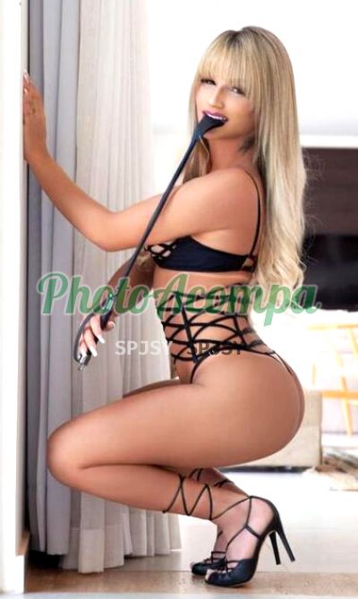 Aghatta, transex em Copacabana (RJ)