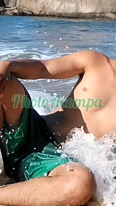 Ícaro Santos, garoto de programa em Maricá