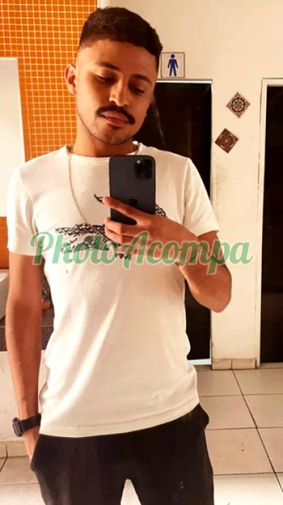 Matheus Olivares, Garoto de programa no Centro (Curitiba)