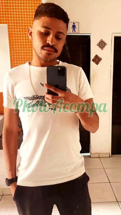 Matheus Olivares, Garoto de programa no Centro (Curitiba)