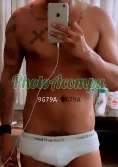 Bruno, homem que faz massagens eróticas em Recife