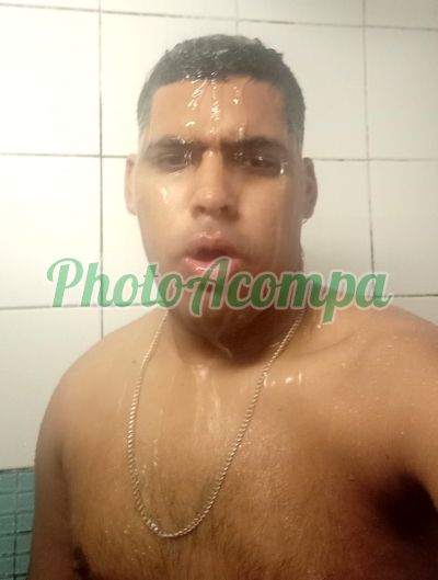Oliver, garoto de programa em Copacabana (RJ)