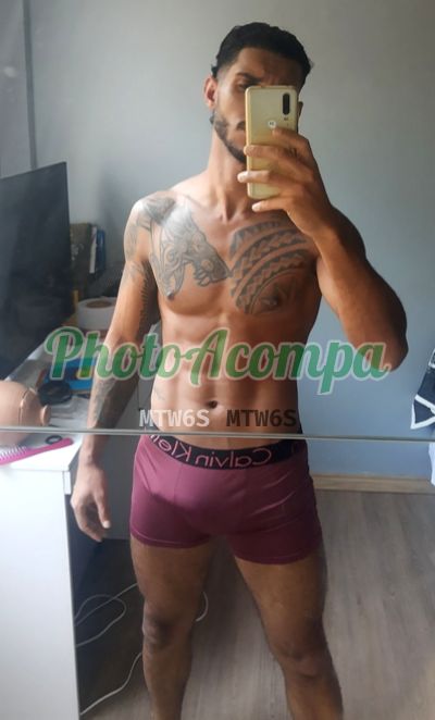 Marroc, homem que faz massagens eróticas no Rio de Janeiro