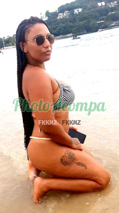 Nega, garota de programa em Santos