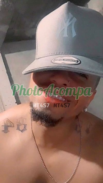 Santiago, garoto de programa em Paulistânia
