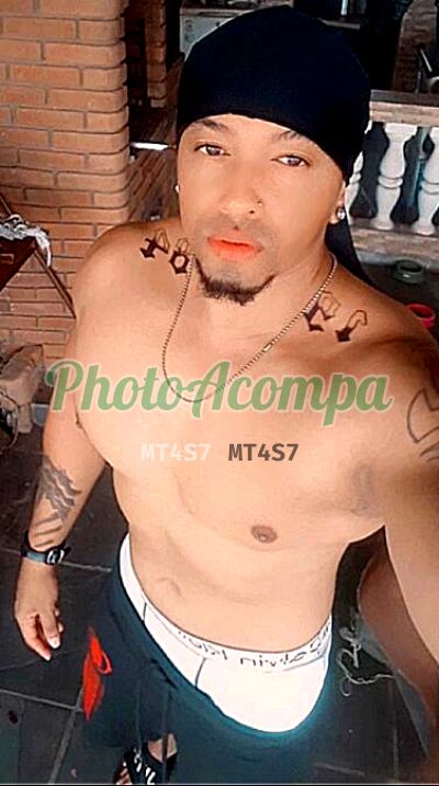 Santiago, garoto de programa em Paulistânia