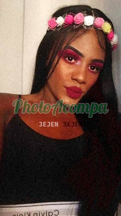 Lara, travesti em Praia Grande