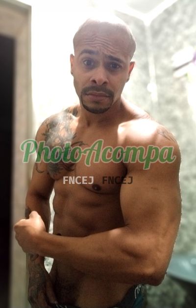 Donato, homem que faz massagens eróticas em Osasco