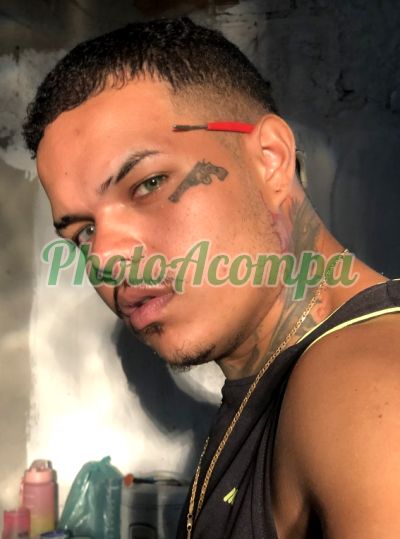 Carlos Dyego, garoto de programa em Recife