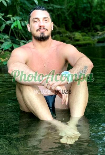 Rafael, homem que faz massagens eróticas em Copacabana (RJ)