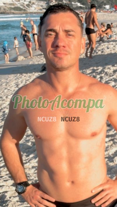 Rafael, homem que faz massagens eróticas em Copacabana (RJ)