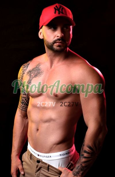 Caio Monteiro, garoto de programa em Copacabana (RJ)