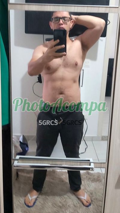 Roberto, homem que faz massagens eróticas em São Paulo