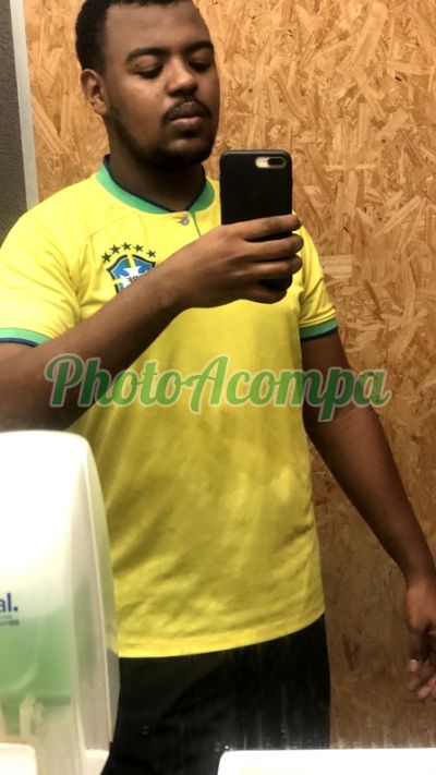 Vincent, Garoto de programa em Mesquita