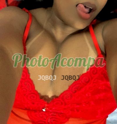 Lucy, mulher que faz videochamadas e sexting