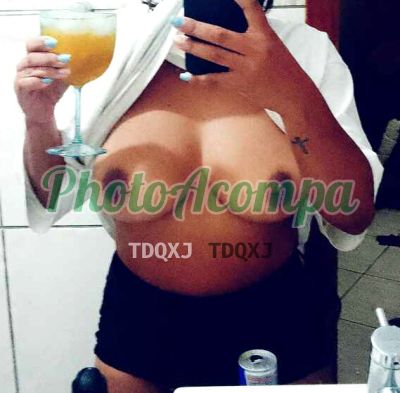 Analú, acompanhante em Pirassununga