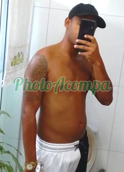 Lucca, garoto de programa no Centro (RJ)