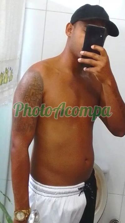 Lucca, garoto de programa no Centro (RJ)